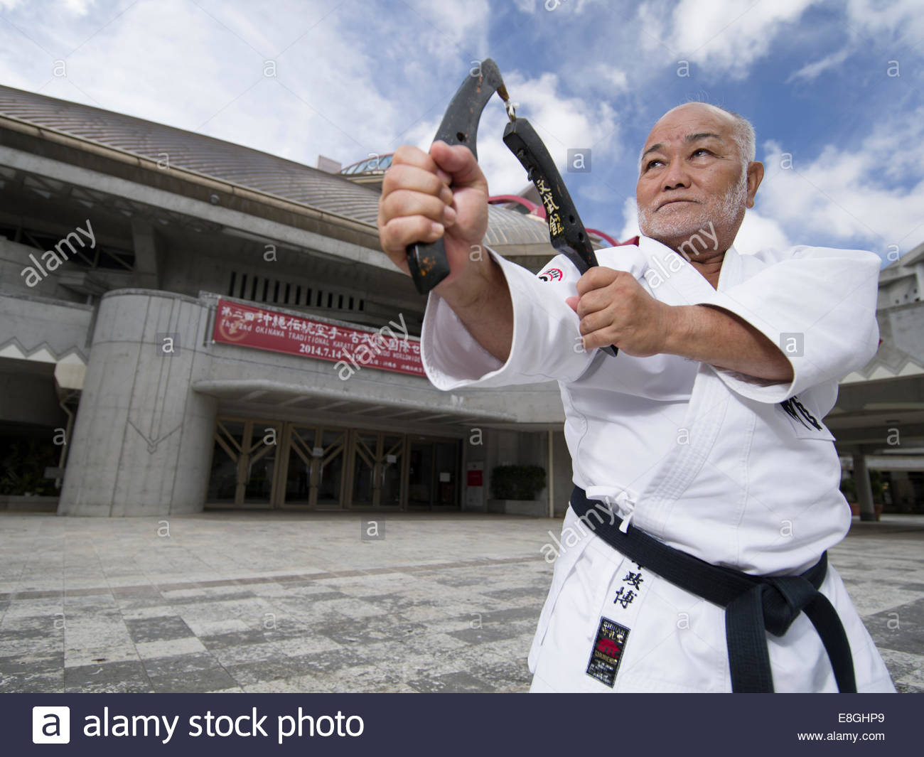 Masahiro Nakamoto - Hanshi decimo dan, Okinawa Dentou Kobudo con ...